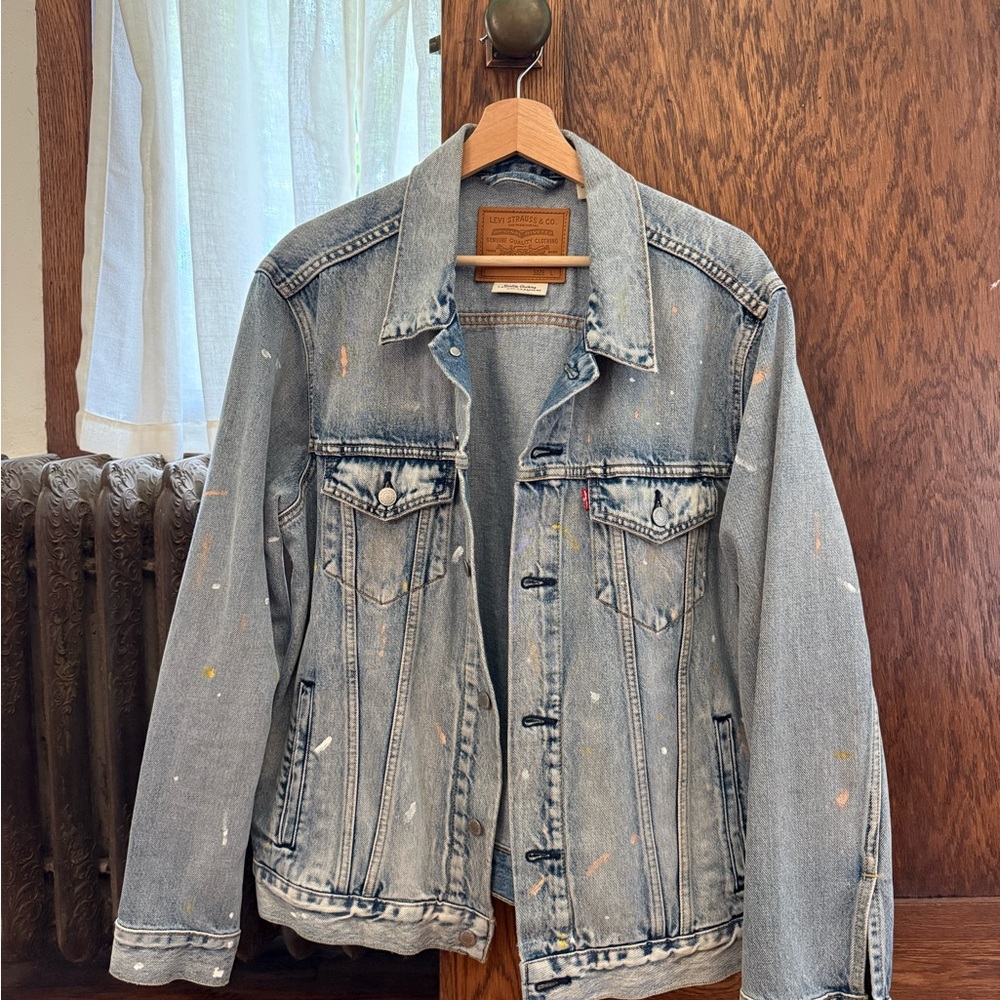 Levi's Premium Light Wash Denim Jacket with Subtle Paint Splatter - Size L